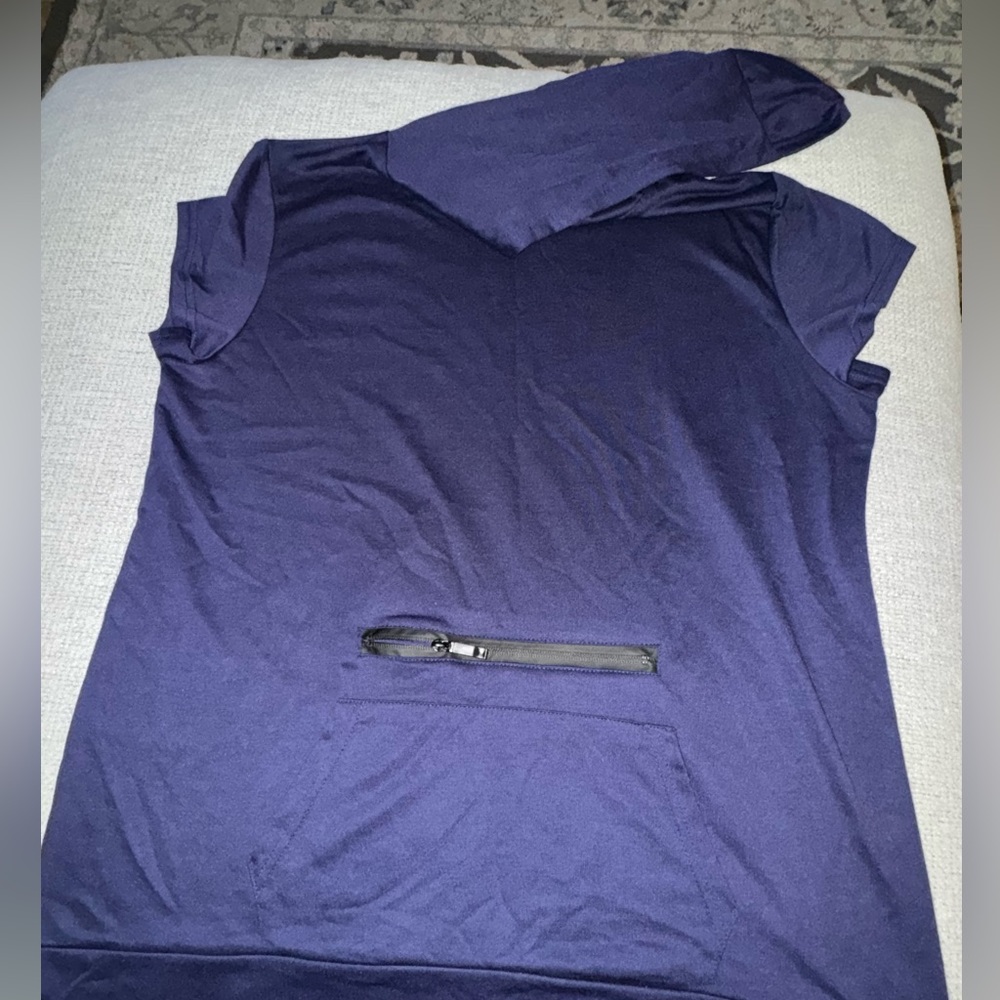 Men’s Navy Short Sleeve Hooded Work out shirt